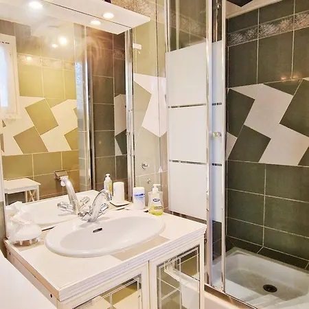 Sur La Baie De Saint Florent