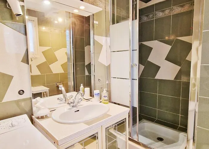 Sur La Baie De Saint Florent